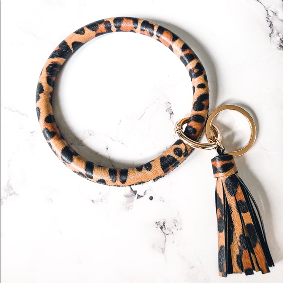 Accessories - ✨🆕 Leopard Print Key Chain